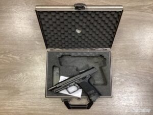 HK USP expert calibre 40 S & W avec malette