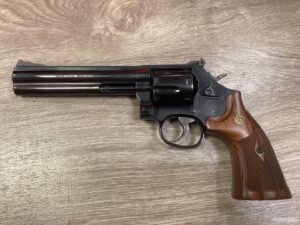 Smith & Wesson modèle 586-8 calibre 357 mag